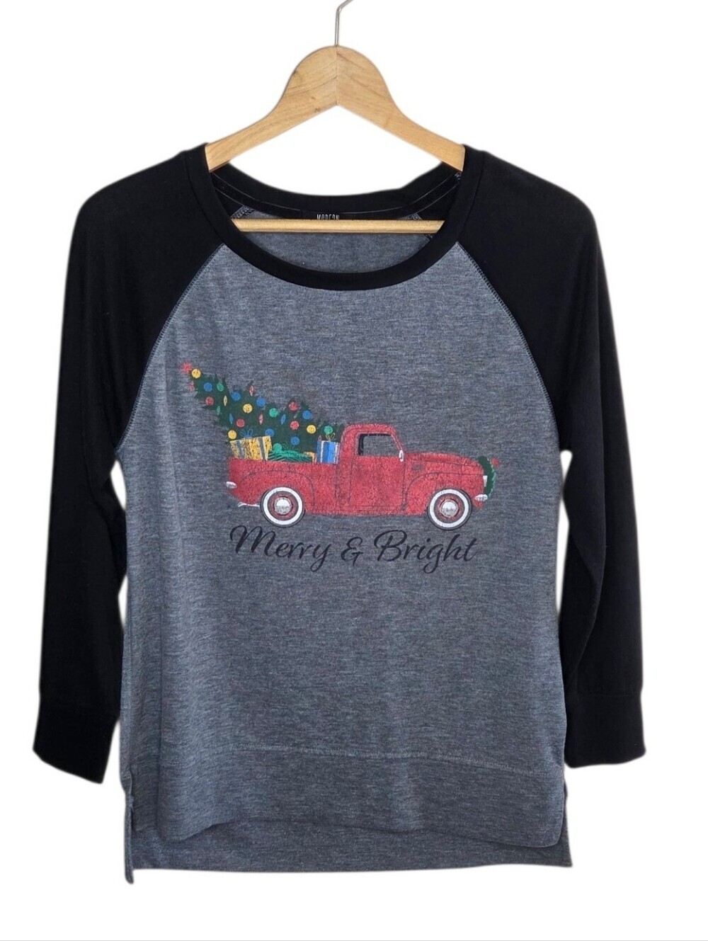 Modern Canvas Merry & Bright Christmas Vintage Truck Graphic Top Size Small